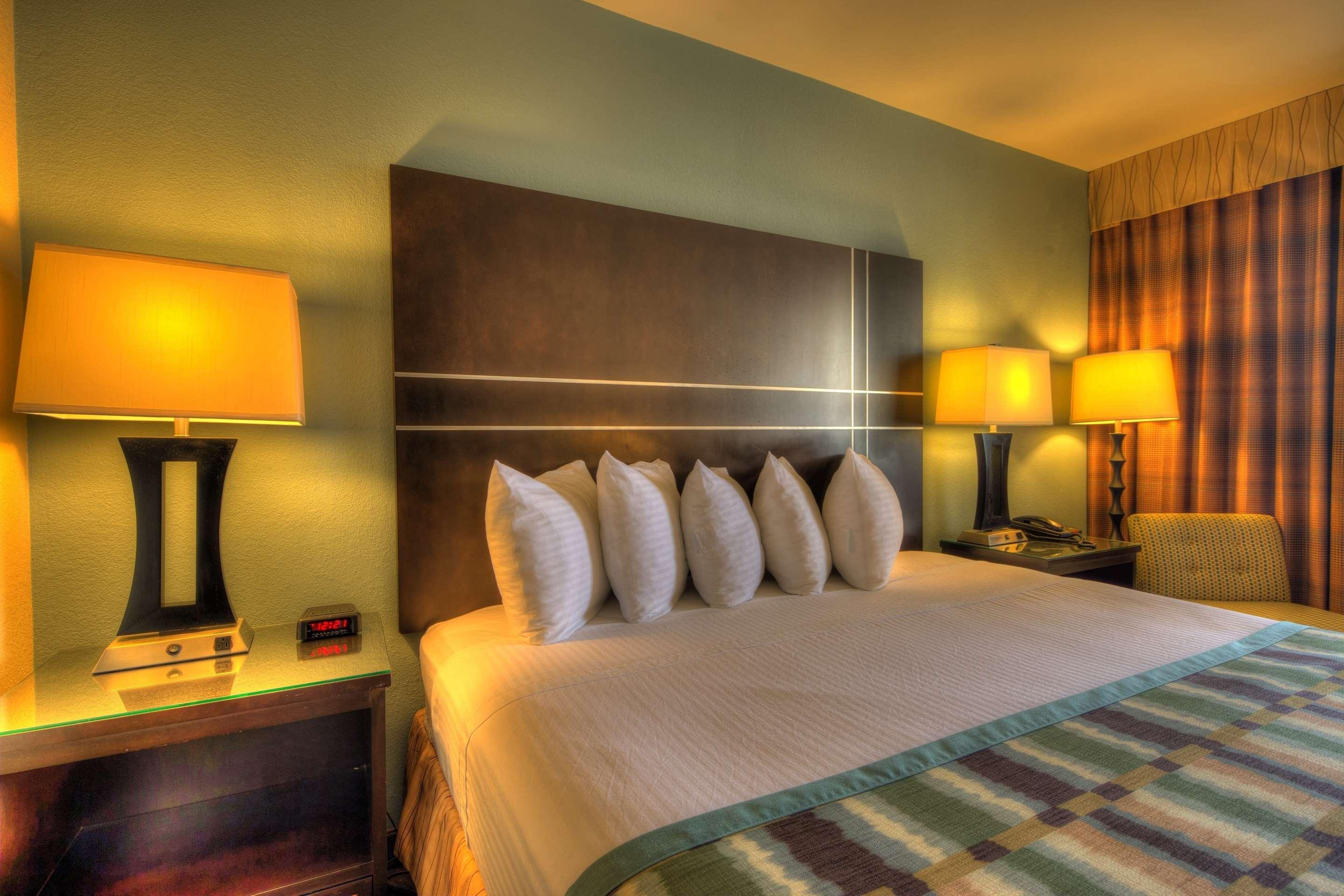 Best Western Newport Inn Bagian luar foto