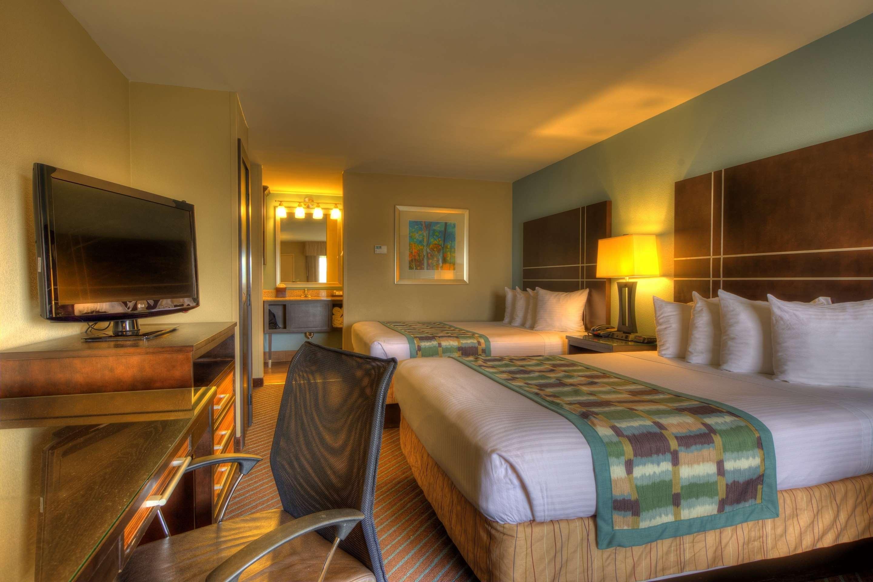 Best Western Newport Inn Bagian luar foto