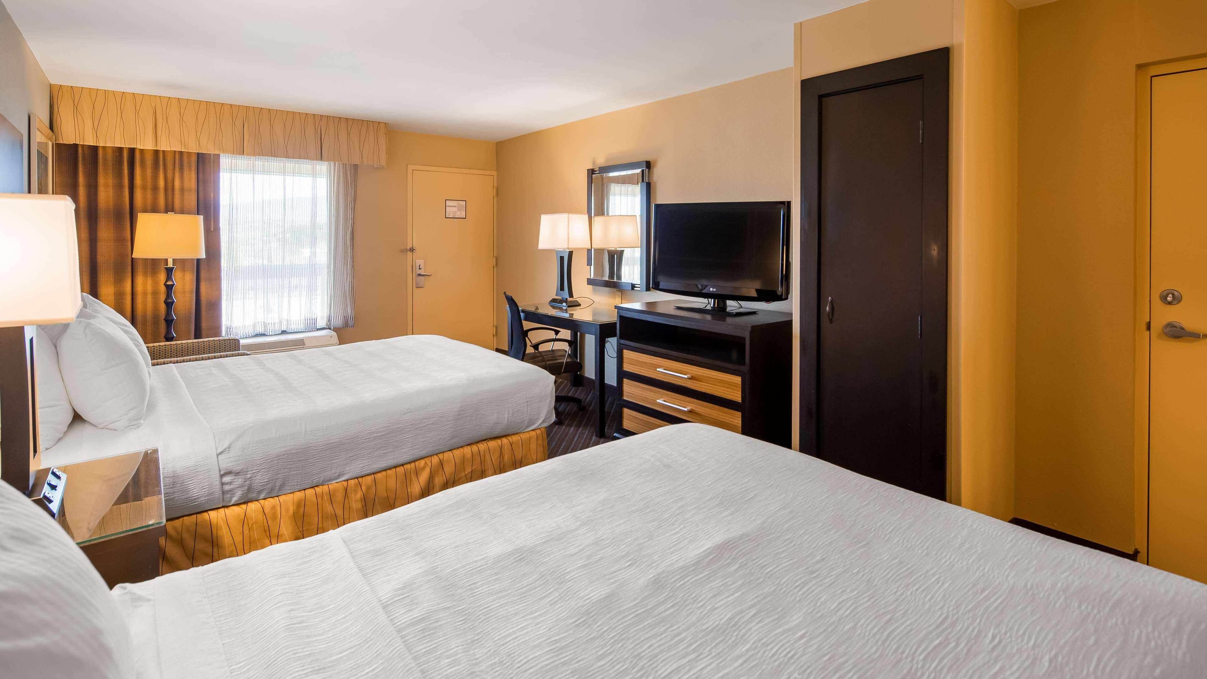 Best Western Newport Inn Bagian luar foto