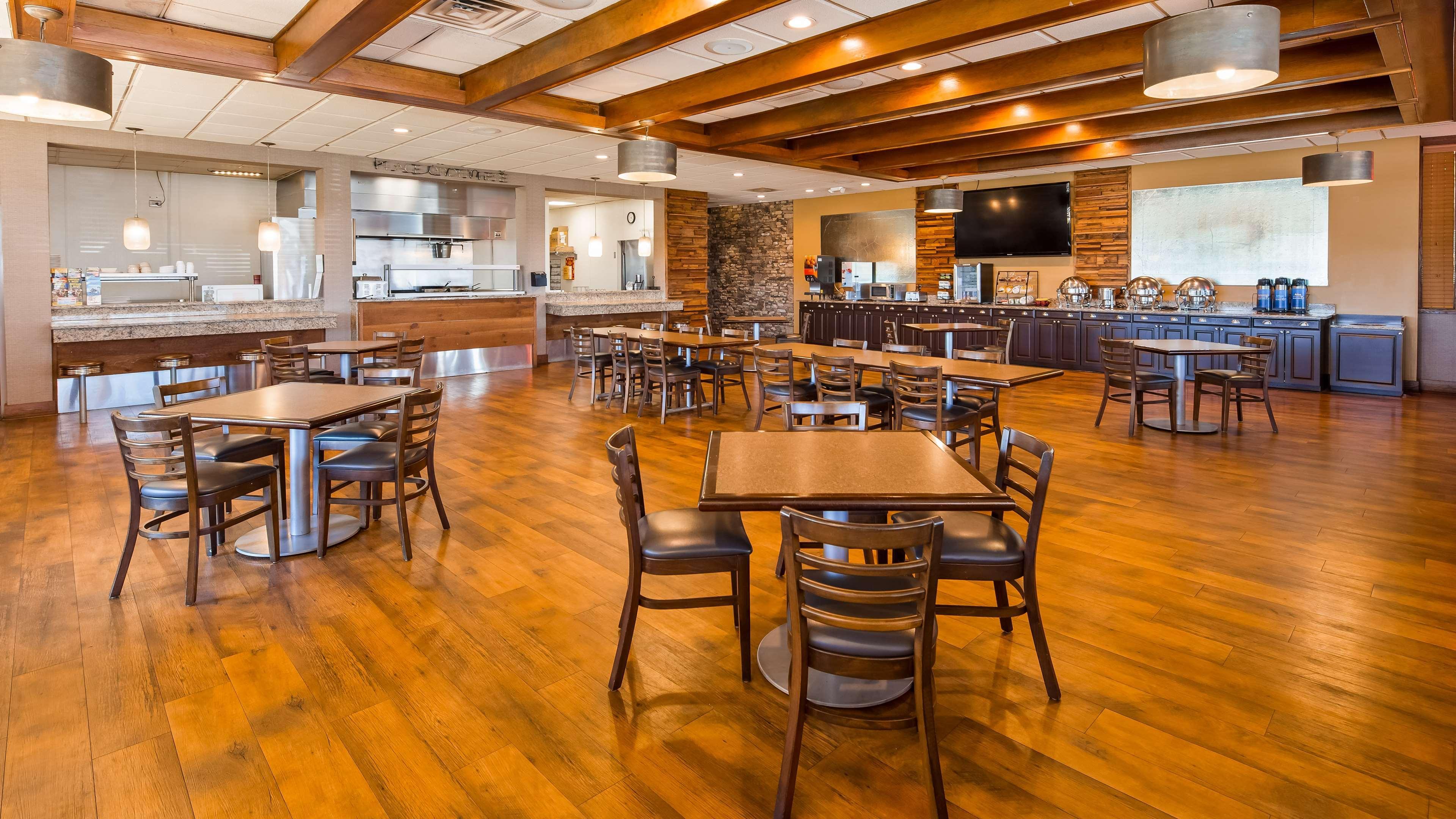 Best Western Newport Inn Bagian luar foto