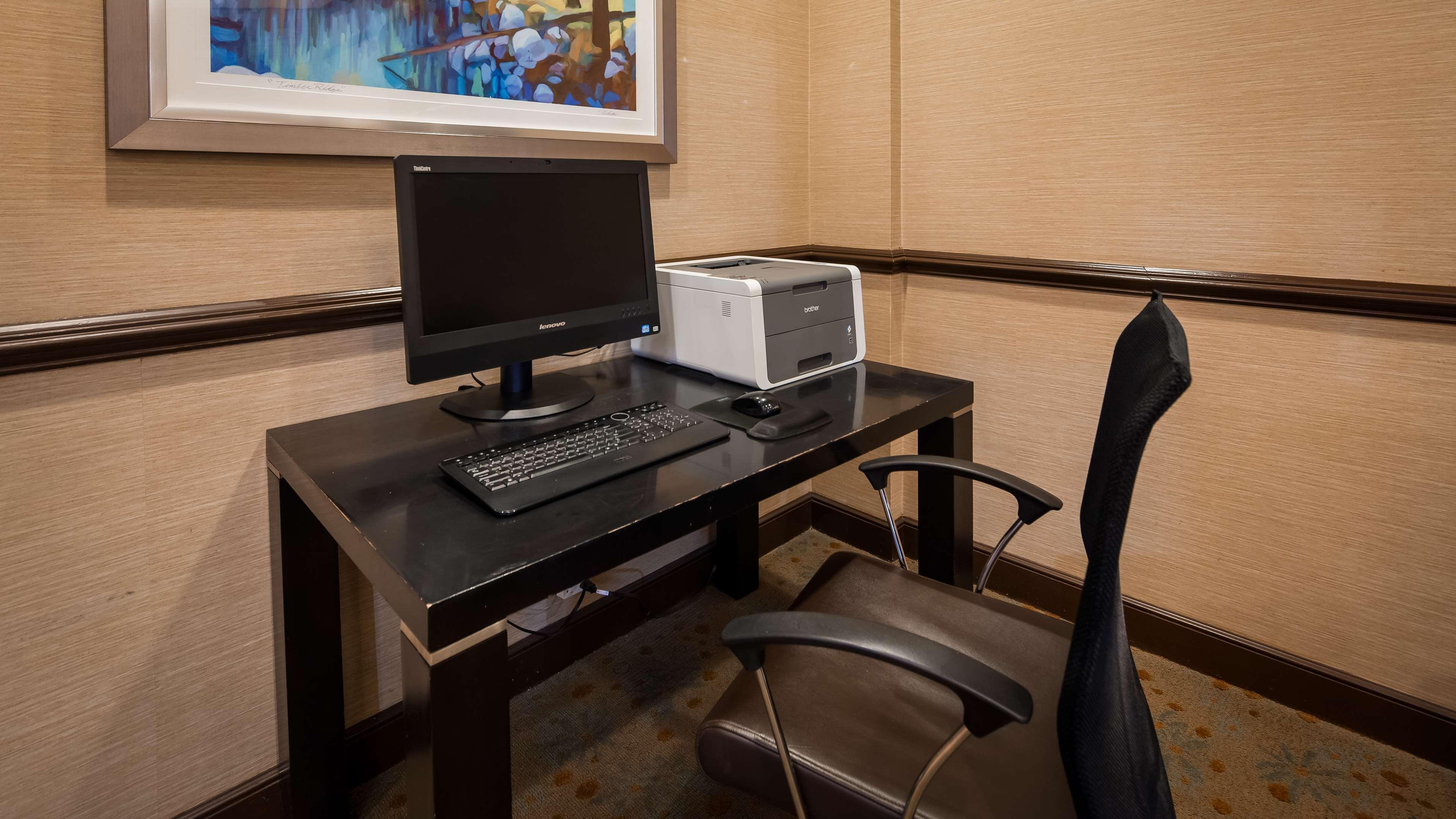Best Western Newport Inn Bagian luar foto