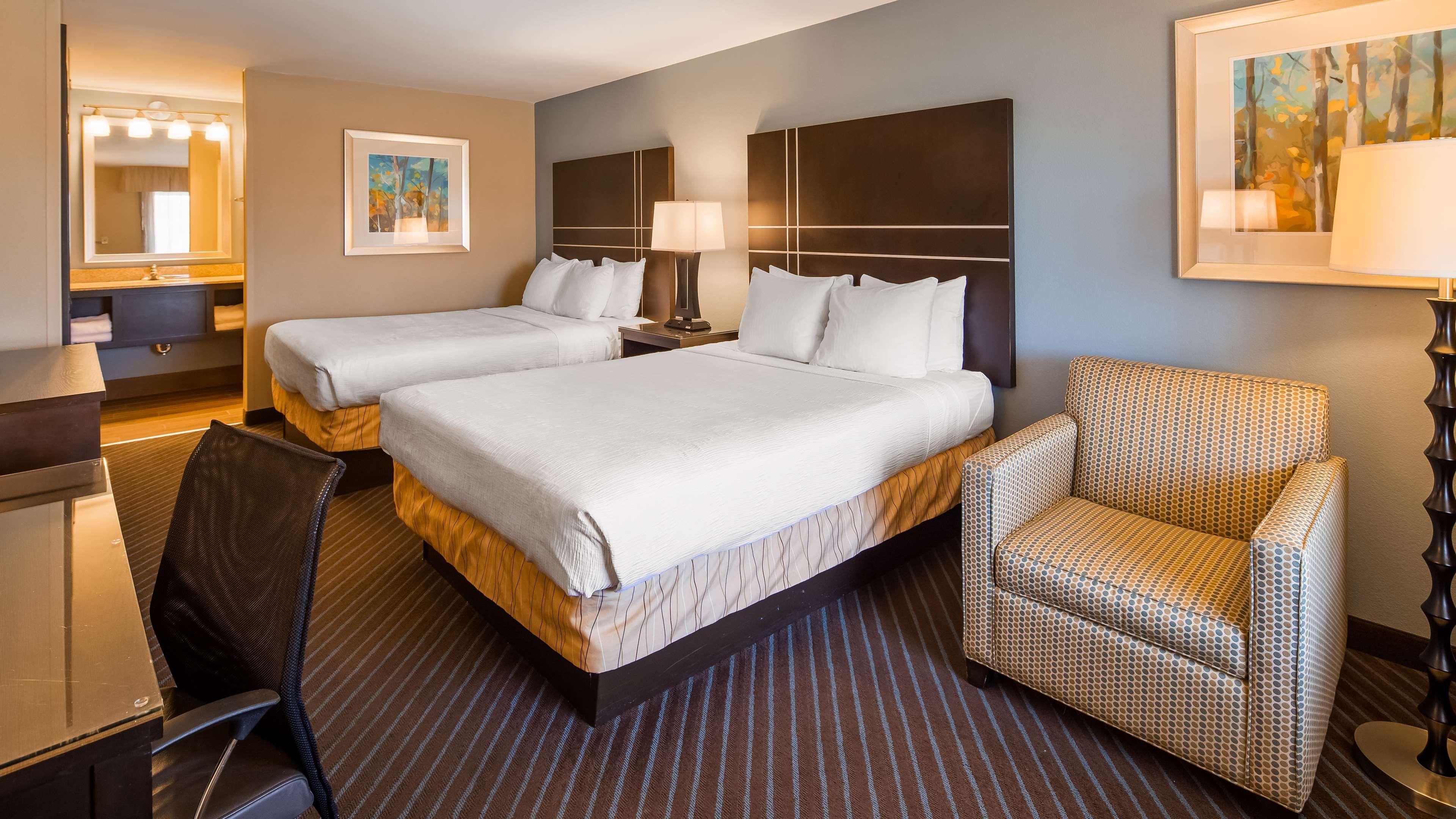Best Western Newport Inn Bagian luar foto