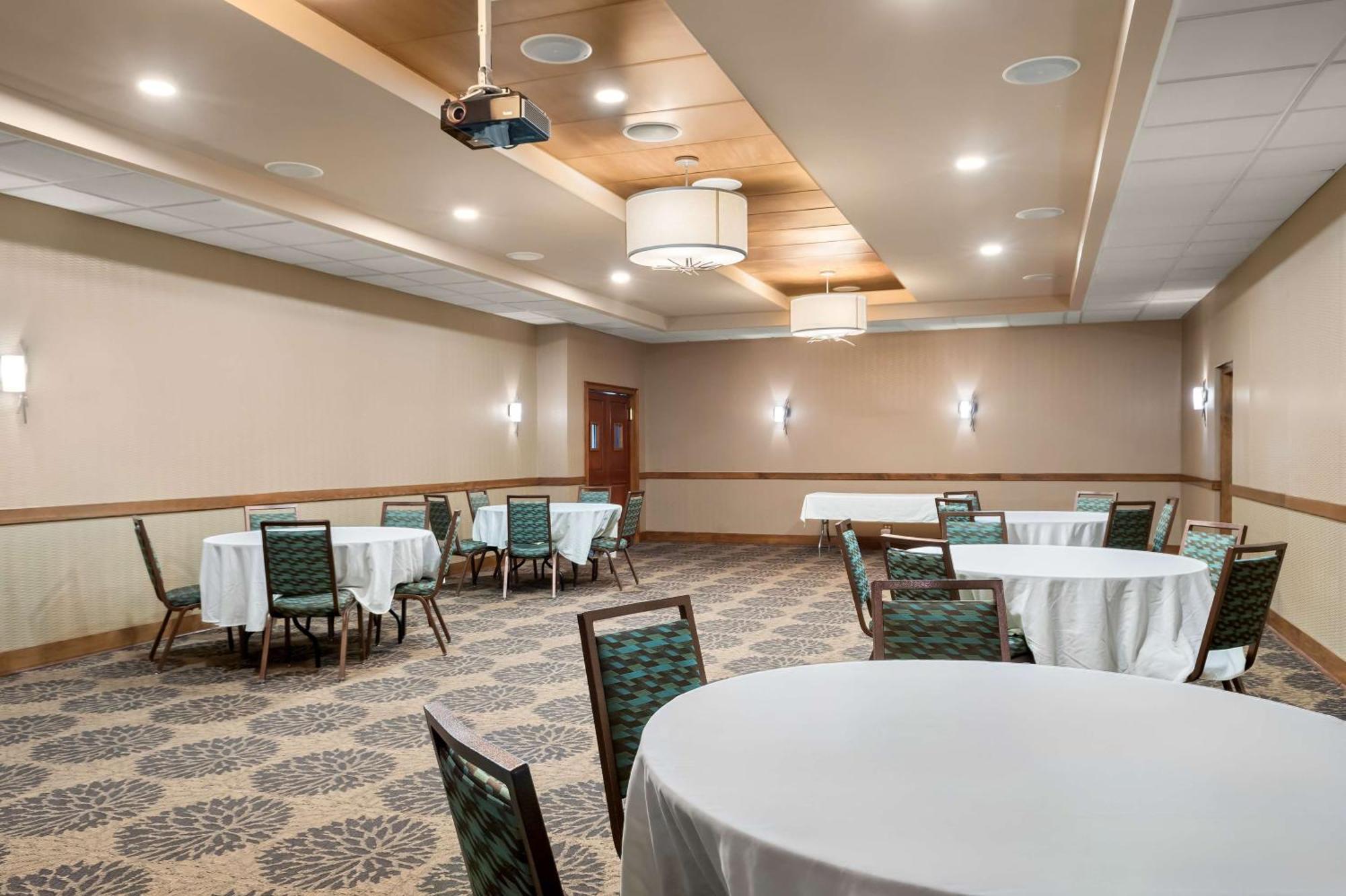 Best Western Newport Inn Bagian luar foto