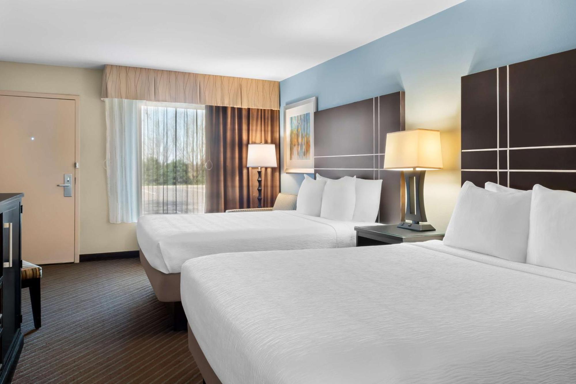 Best Western Newport Inn Bagian luar foto