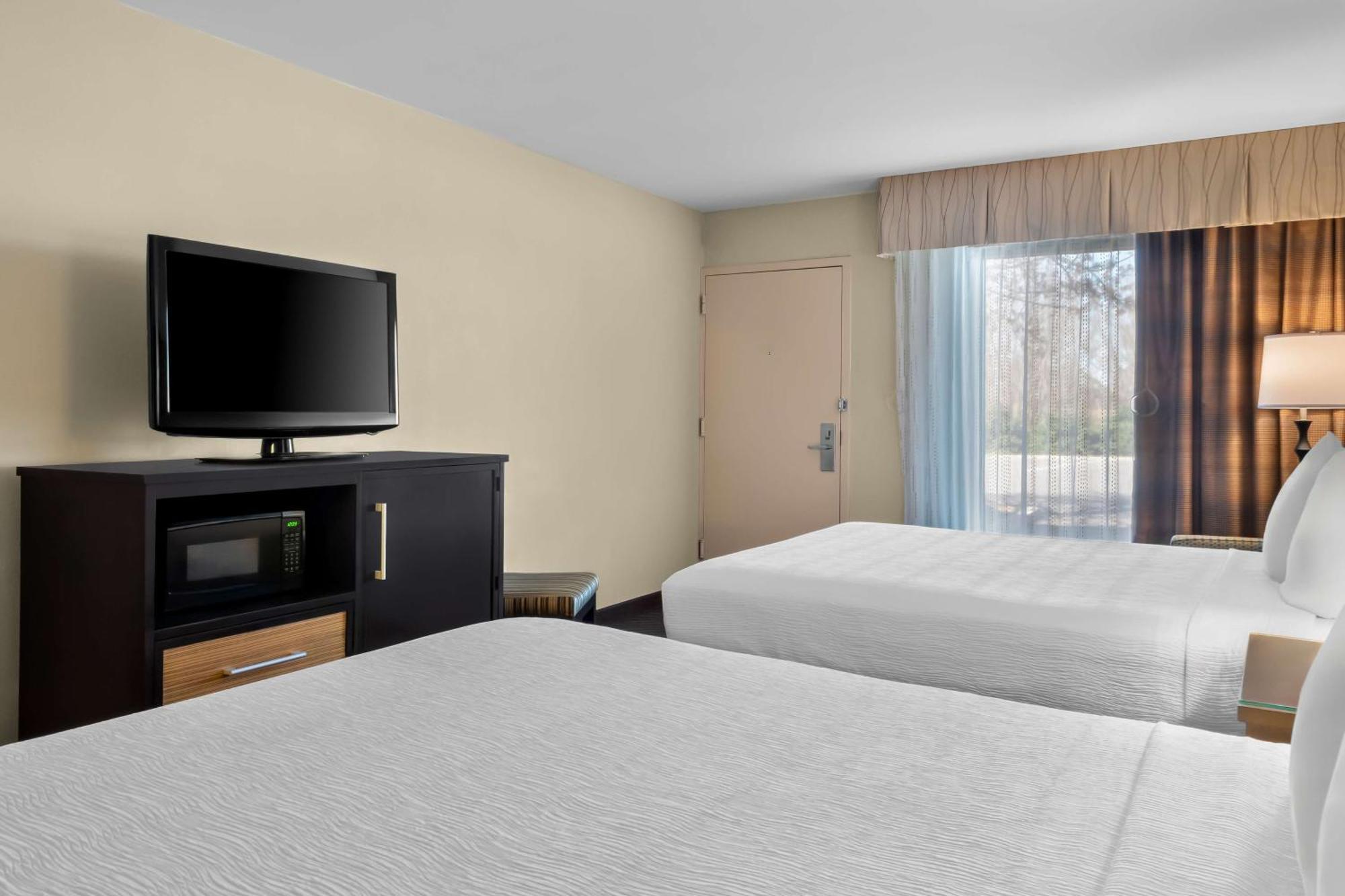 Best Western Newport Inn Bagian luar foto